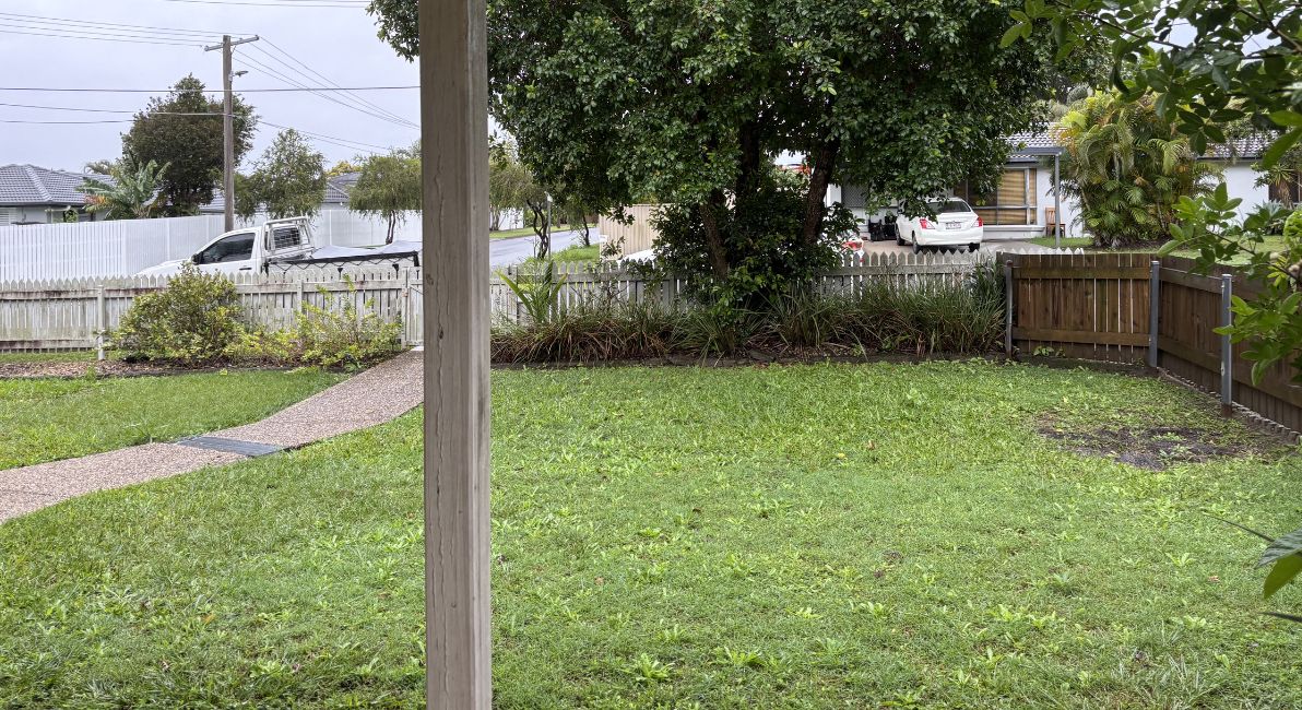Second angle of the front yard