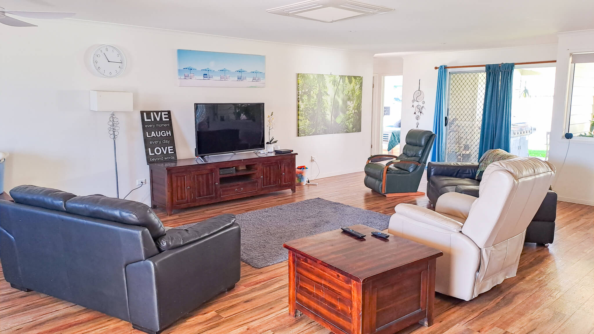 an image showing the lounge room 2
